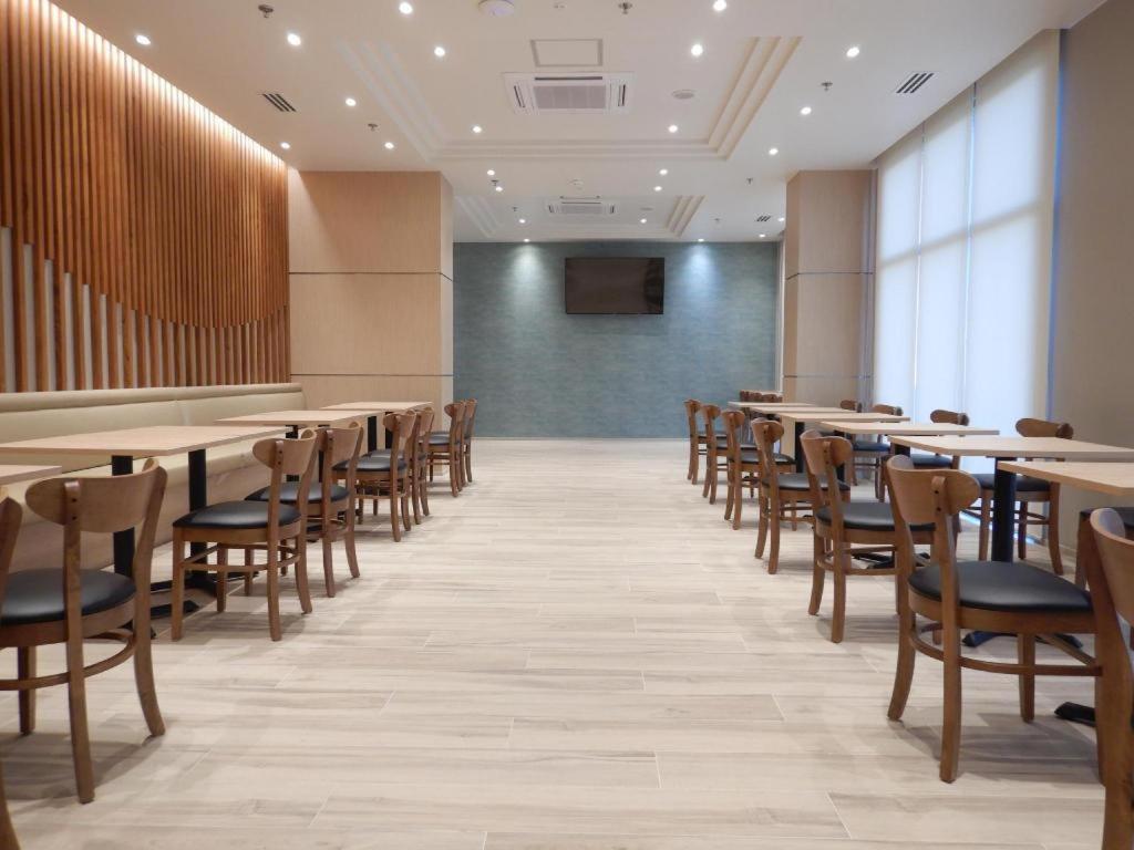 Wishton Hotel Янгон Экстерьер фото
