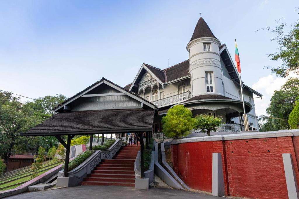 Wishton Hotel Янгон Экстерьер фото