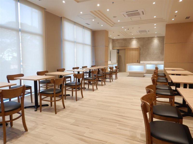 Wishton Hotel Янгон Экстерьер фото